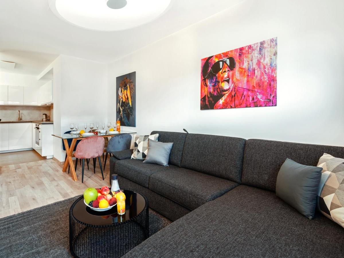Sky9 Apartments Stadthalle Viena Exterior foto